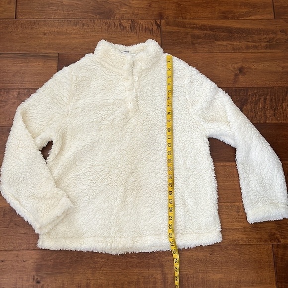 Style 5 fuzzy sherpa turtleneck pullover White - Picture 6 of 11